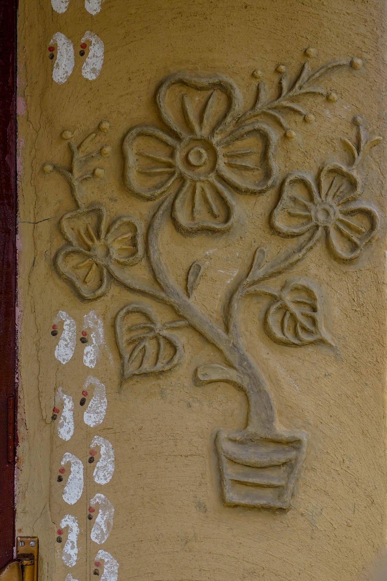 arts-carved-on-the-walls